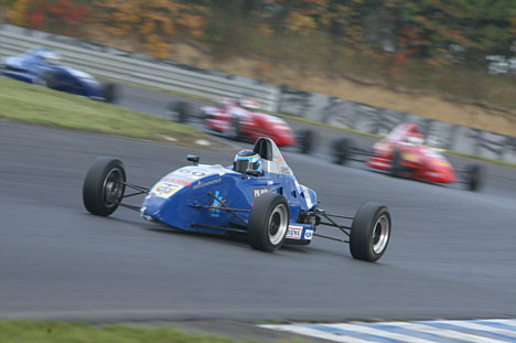 Næste år kan man igen se Dennis Lind i en Formel Ford-racer fra Fluid Motorsport.